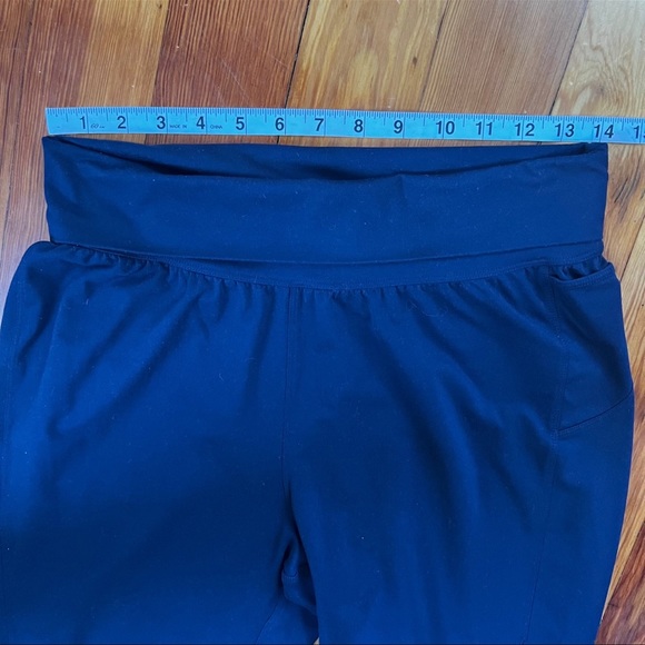 Patagonia Women's Trail Beta Capri Leggings Navy Size Small - Picture 5 of 10